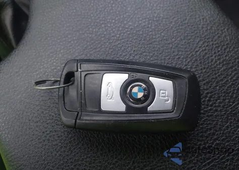 2014 BMW 328 z USA, uszkodzony, nr VIN WBA3C1C57EK113681